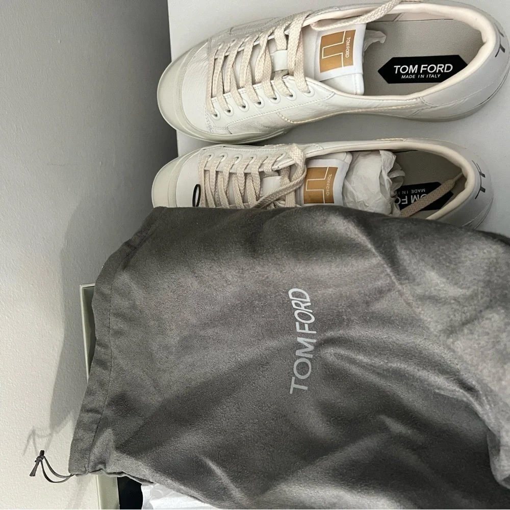 TOM FORD Crackled Shine Leather Low Top Sneakers